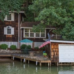 Cottage In The Cove