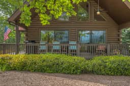 Kick Back Cabin - Image 5