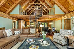 Lazy Bear Lodge - Image 4