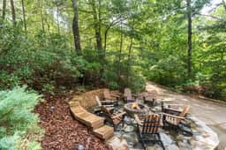 Lazy Bear Lodge - Image 5