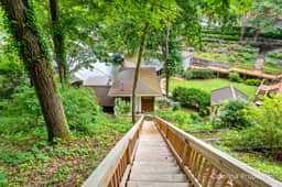 Cottage In The Cove - Image 2