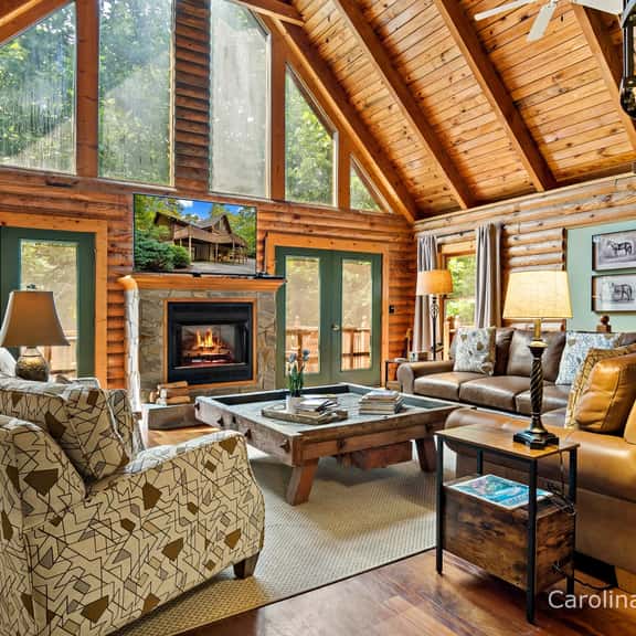 Lazy Bear Lodge - Image 1