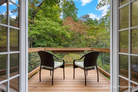 Brookside Retreat - Image 4