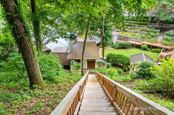Cottage In The Cove - Image 2