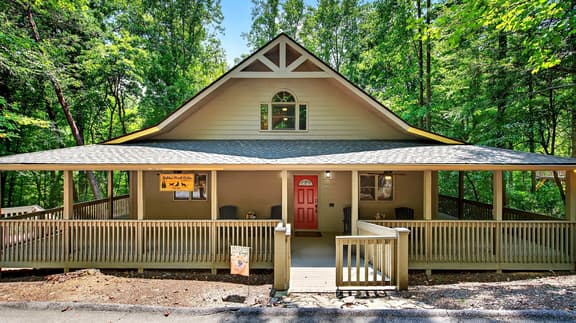Golden Creek Cabin - Image 1